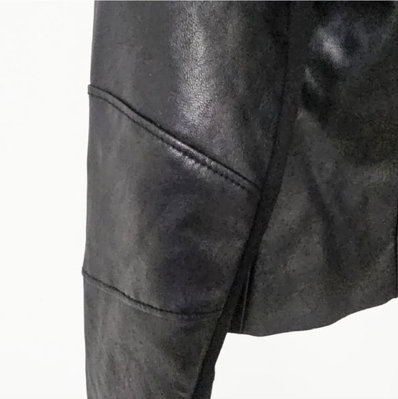 GUESS Size XS Faux-Leather Collarless Moto Black Zipper Jacket Waist Length - Picture 11 of 16